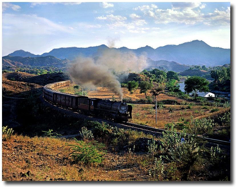 A class YP with the Ahmedabad - Udaipur Night-Express.